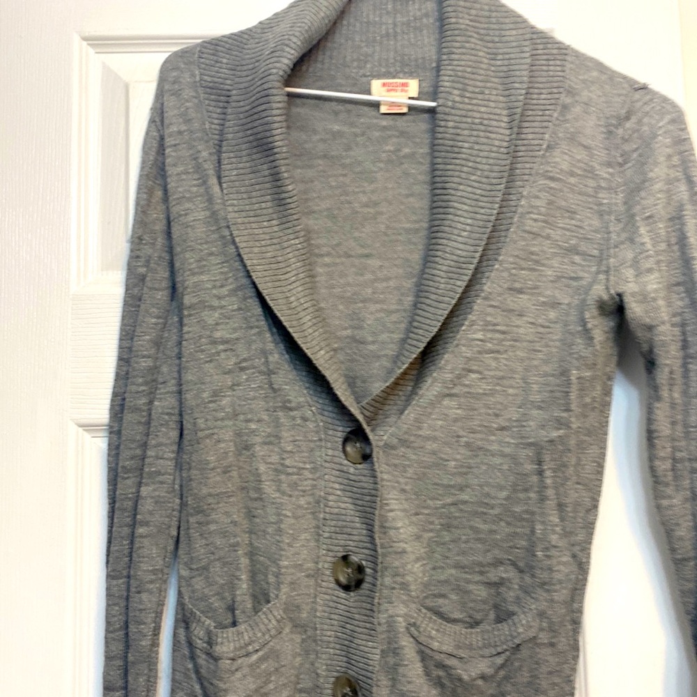 Small grey sweater